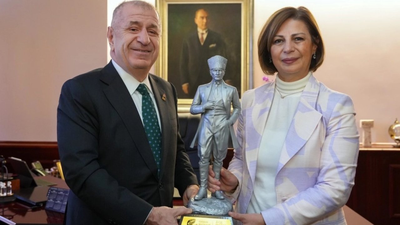 Ümit Özdağ&#039;dan CHP&#039;li başkana ziyaret