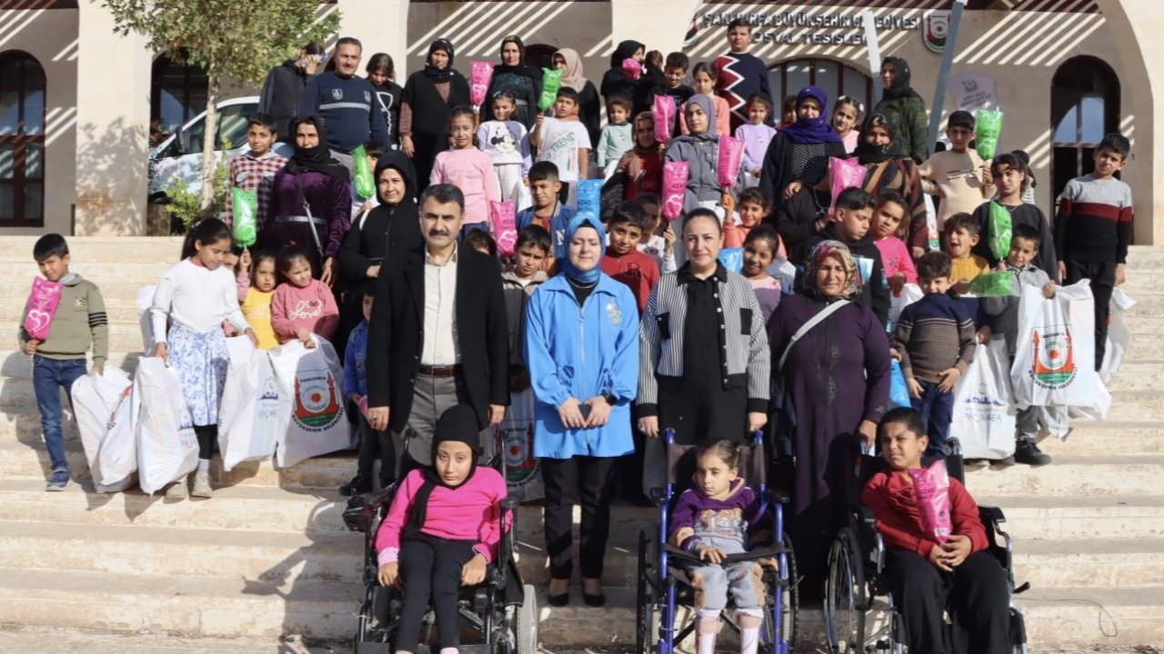 Yetim çocuklar unutamayacakları gün yaşadı