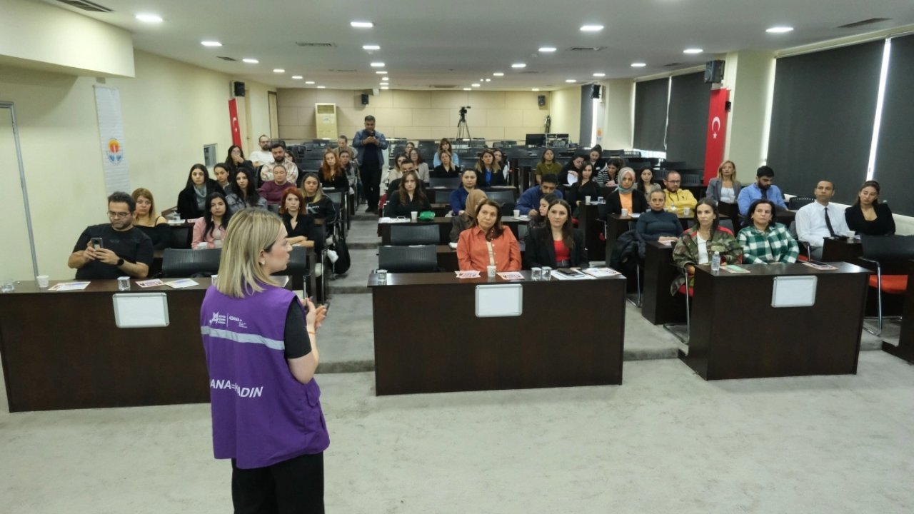 Adana’da “Okul Öncesi Dönemde Dijital Şiddet Ve Güvenli Teknoloji Kullanımı” semineri