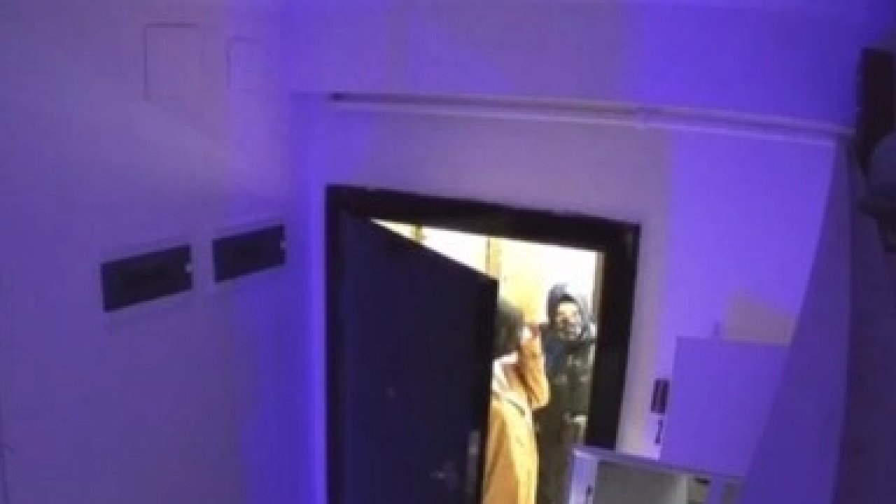 Adıyaman&#039;da 3 kadın evdeki ziynet eşyalarını çaldı