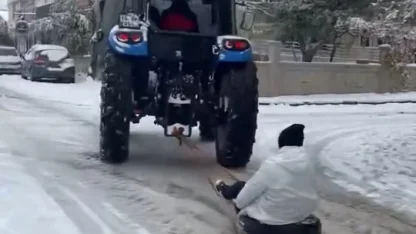 Adıyaman'da traktöre halat bağlayıp kaydılar!