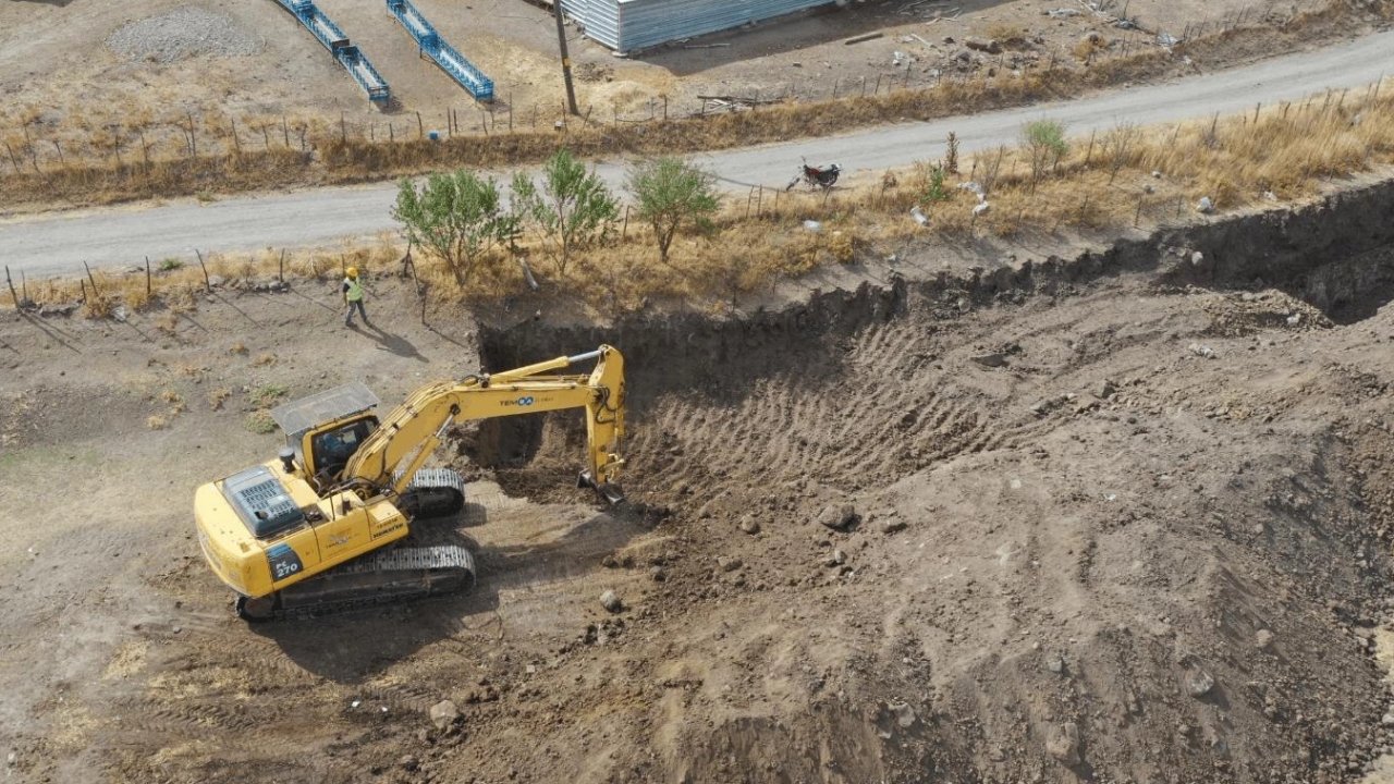 Ahmet Akın’dan Hacıhüseyin’e yeni içme suyu hattı müjdesi