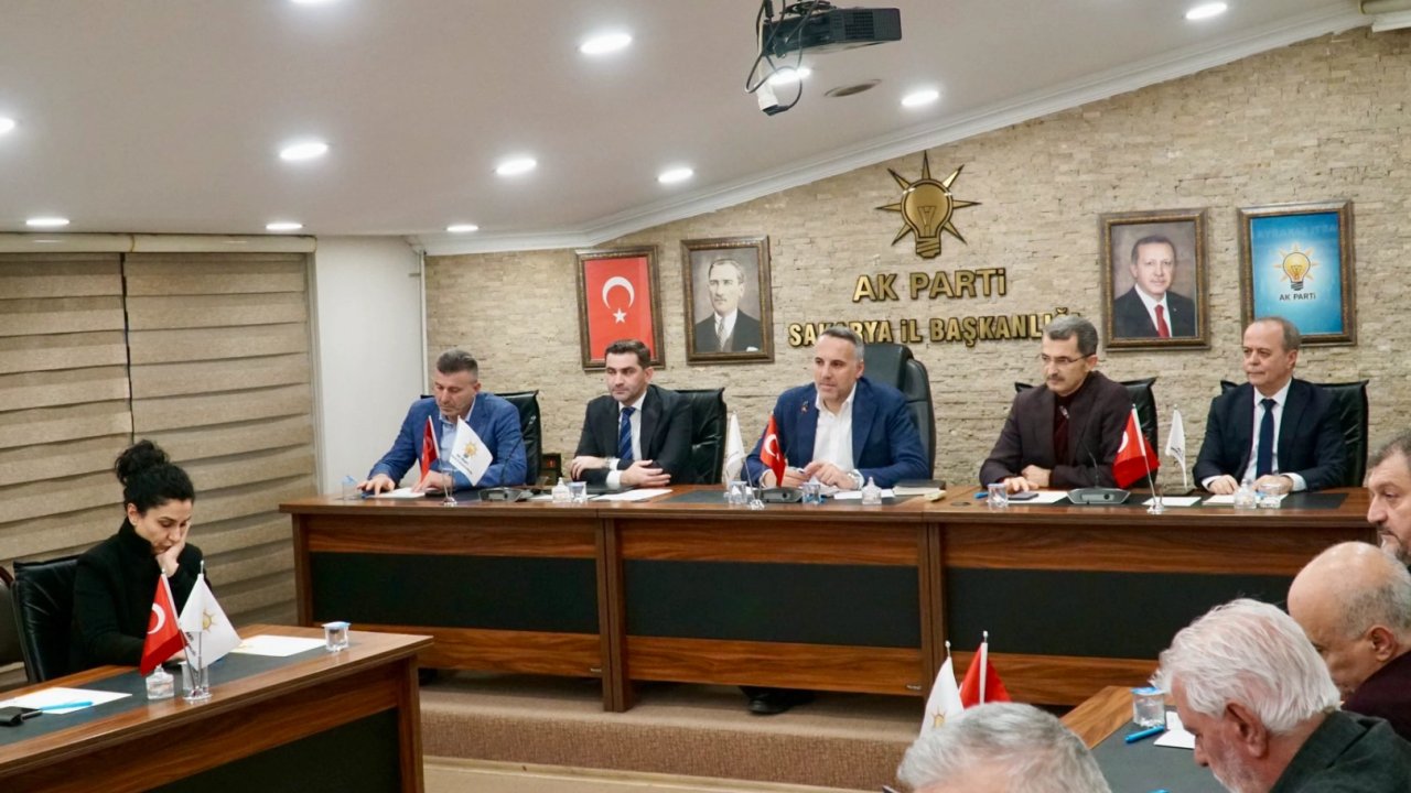 AK Parti Sakarya’da değerlendirme toplantıları yapıldı