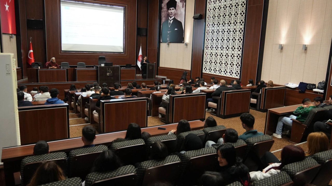 Ankara Keçiören'de stajyer öğrencilere sağlık eğitimi
