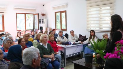 Antalya’da yaşlılara çiçek yetiştiriciliği ve bakım eğitimi