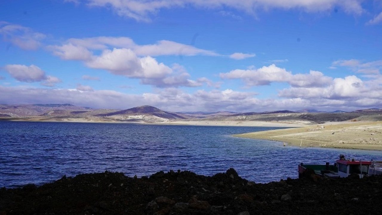 ASKİ'den Çamlıca Barajı'na yüzer su pompası
