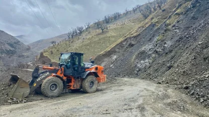 Batman Sason'da yağışla kapanan köy yolları yeniden açık