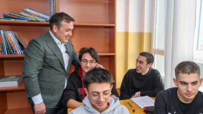 Bilecik'te Vali Sözer'den öğrencilere ziyaret