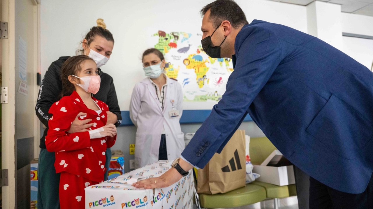 Bornova’da minik kalplere dayanışma desteği