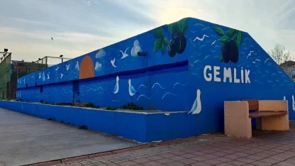 Bursa Gemlik’te atıl alanlar sanatla güzelleşiyor