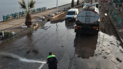 Bursa Gemlik’te temizlik ve güvenlik için aralıksız çalışma