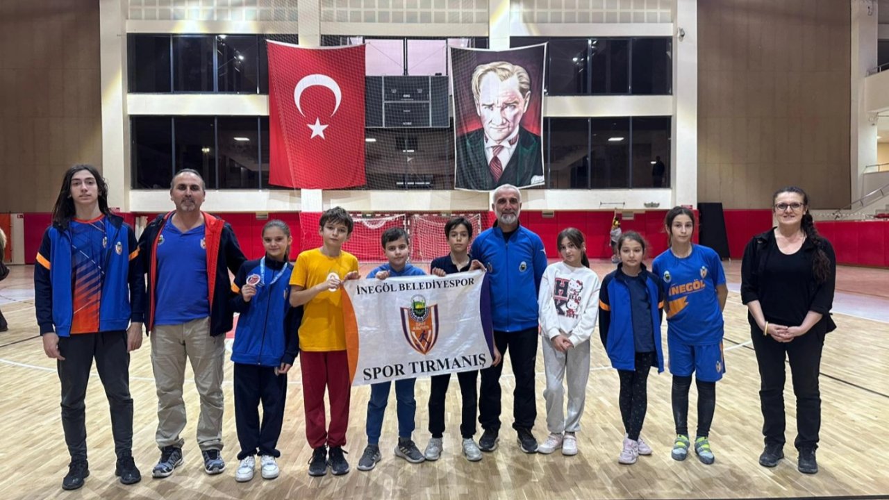 Bursa İnegöllü küçük tırmanışçılar Isparta&#039;dan dereceyle döndü