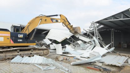 Bursa Nilüfer’de 2 kaçak yapı yıkıldı