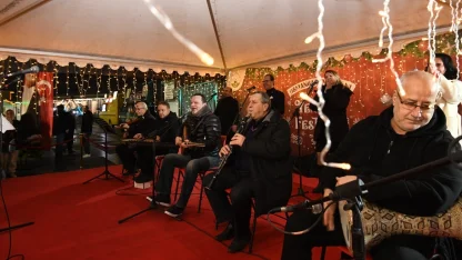 Bursa Osmangazi Meydanı nağmelerle ısındı