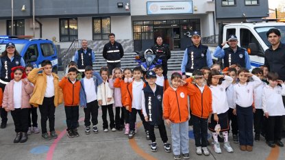 Bursa Osmangazi’de minikler zabıtanın görevlerini öğrendi