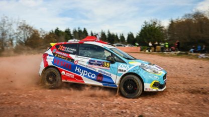 Bursa Osmangazi'nin gururundan podyumda çifte başarı