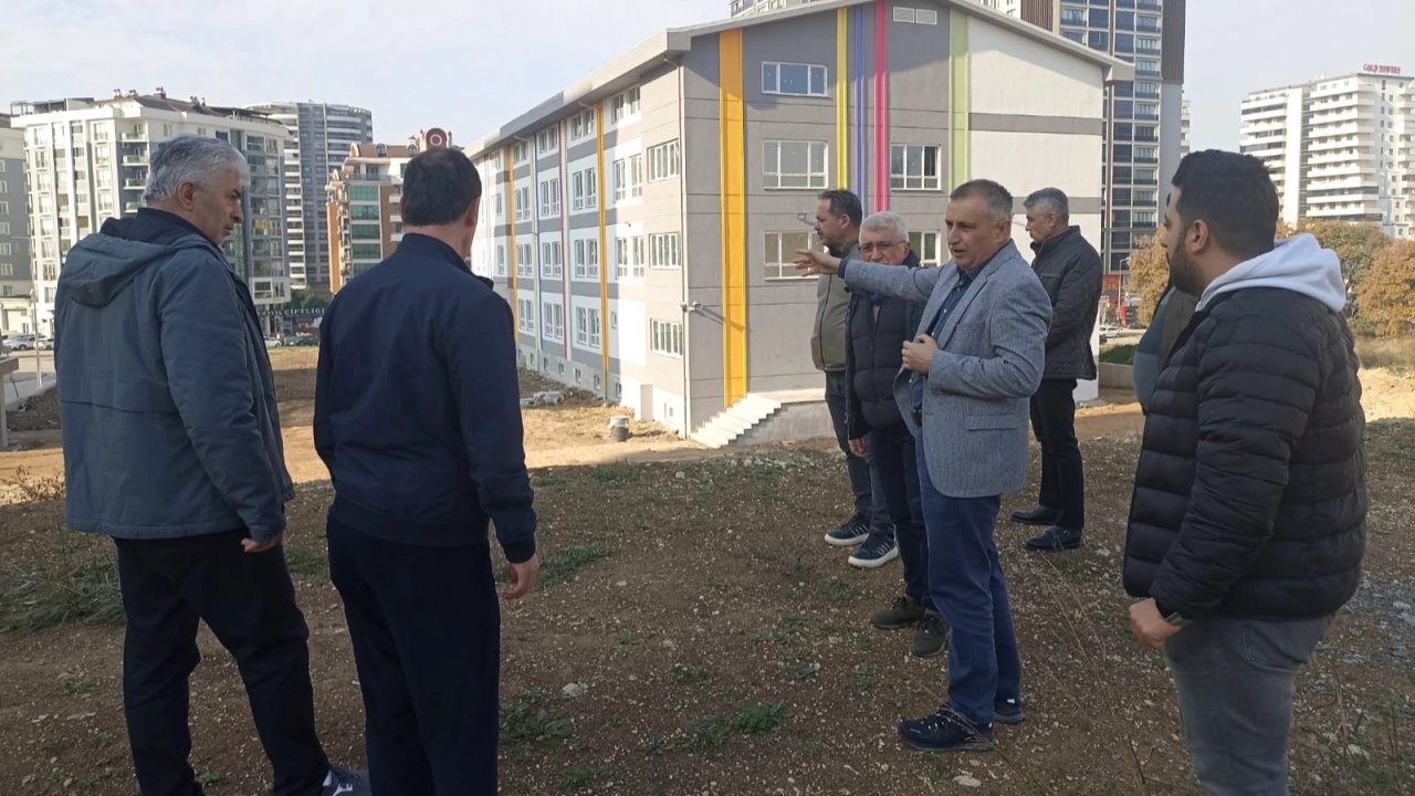 Bursa’da eğitim yatırımları ve güçlendirme çalışmaları yerinde incelendi