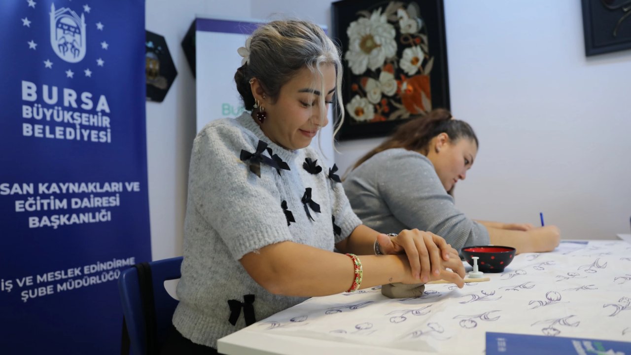 Bursa&#039;da engel tanımayanlar için seramik atölyesi