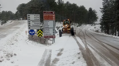 Bursa'da kar seferberliği: Büyükşehir ekipleri sahada