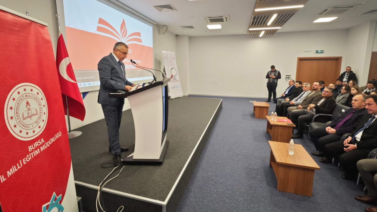 Bursa&#039;da lise öğrencileri &#039;Geleceğe Yapay Zeka ile Hazırlan&#039; programında buluştu