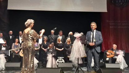 Bursa'daki konserde Belediye Başkanı parmak ısırttı