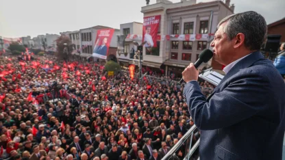 CHP lideri Özgür Özel Edirne'den iktidara yüklendi: Salonların partisi değil, meydanların partisiyiz