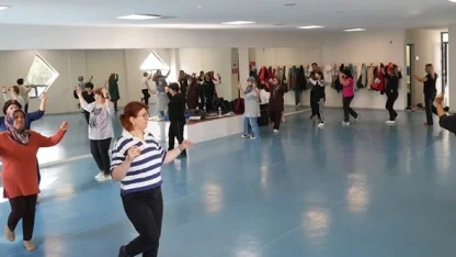 Denizli’de akadınlara zeybek kursu başladı