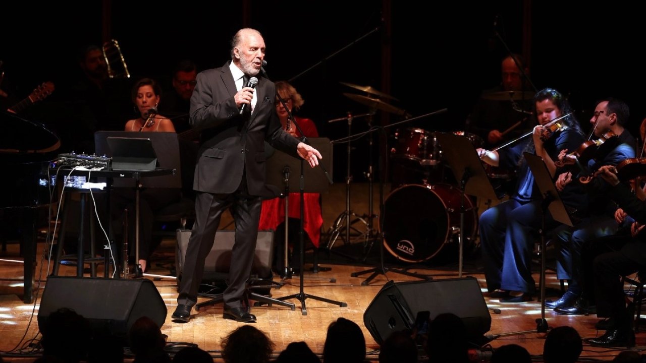 Fatih Erkoç söyledi İzmirliler eşlik etti