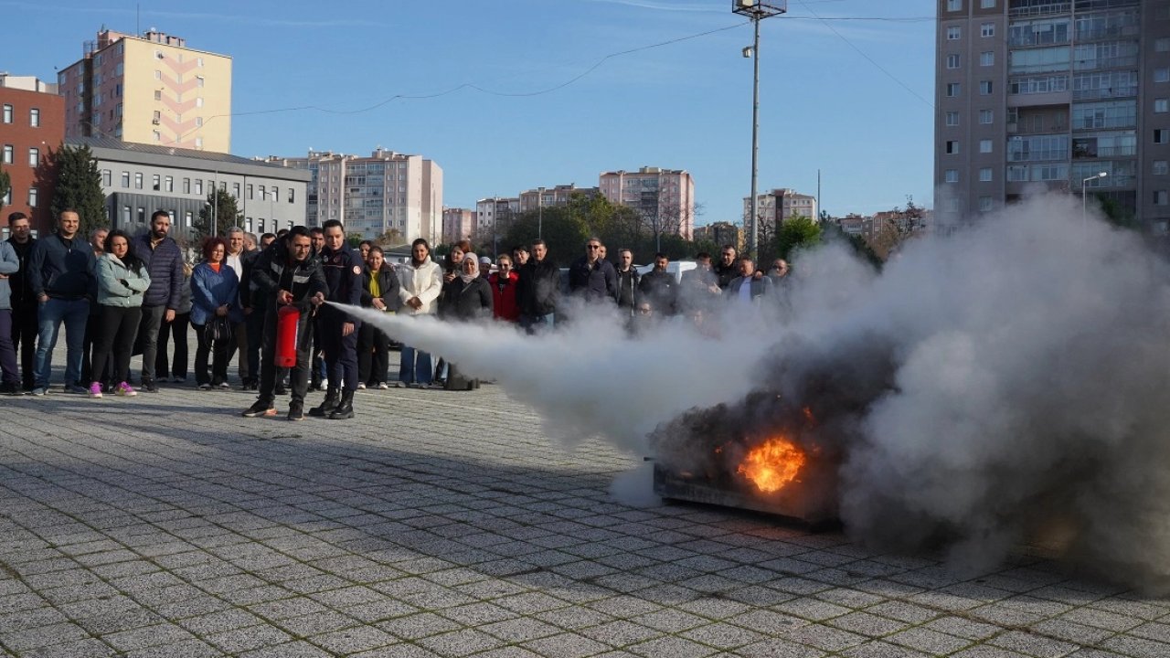İstanbul Beylikdüzü Belediyesi çalışanlarına &#039;yangın güvenlik&#039; eğitimi