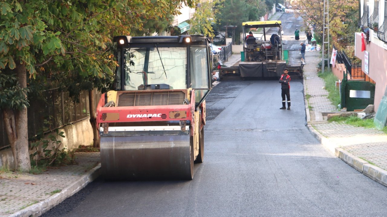 İstanbul Maltepe’de yol yenileme çalışmaları tüm hızıyla sürüyor