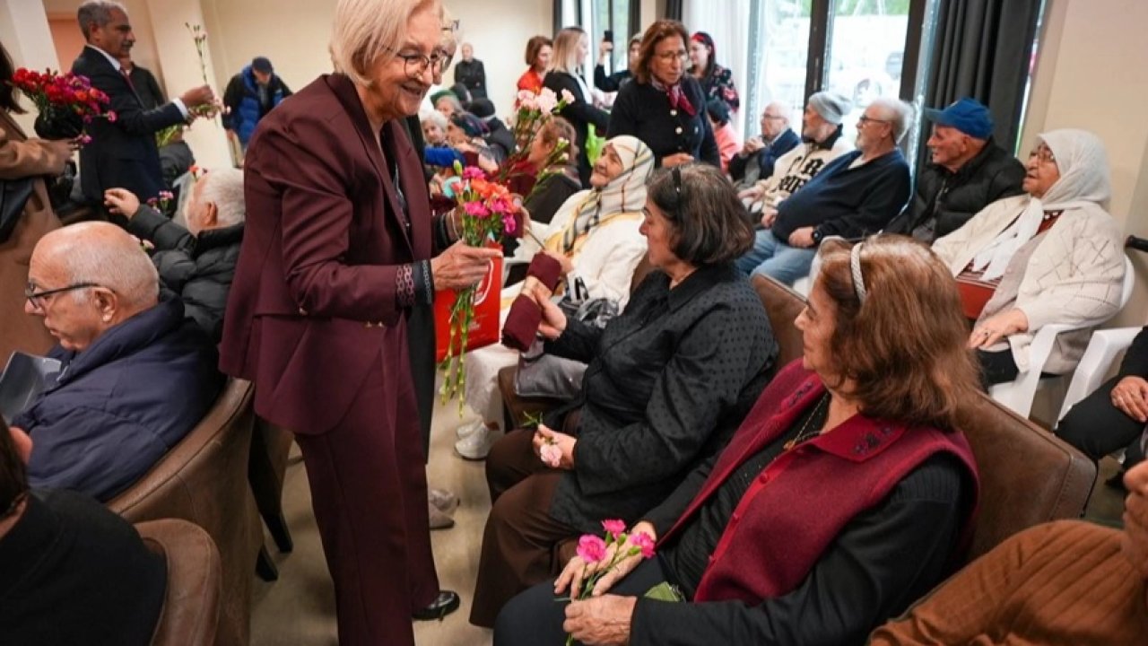 İstanbul'da huzurevi sakinlerine yeni yıl ziyareti