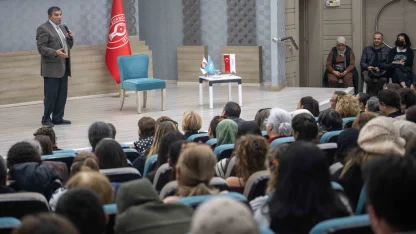 İzmir Bornova'da Prof. Dr. Üstün Dökmen ile ilham veren buluşma