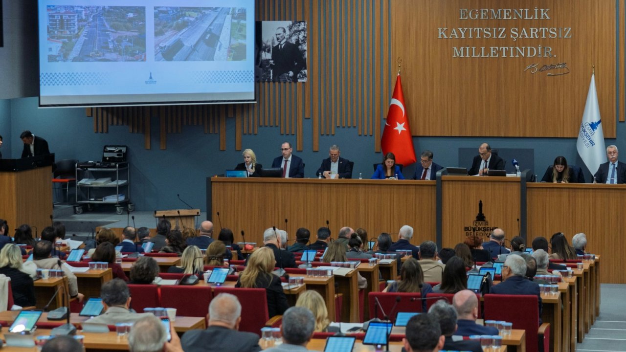 İzmir Buca&#039;daki riskli yapılar için tahliye ve destek paketi Büyükşehir Meclisi&#039;nde