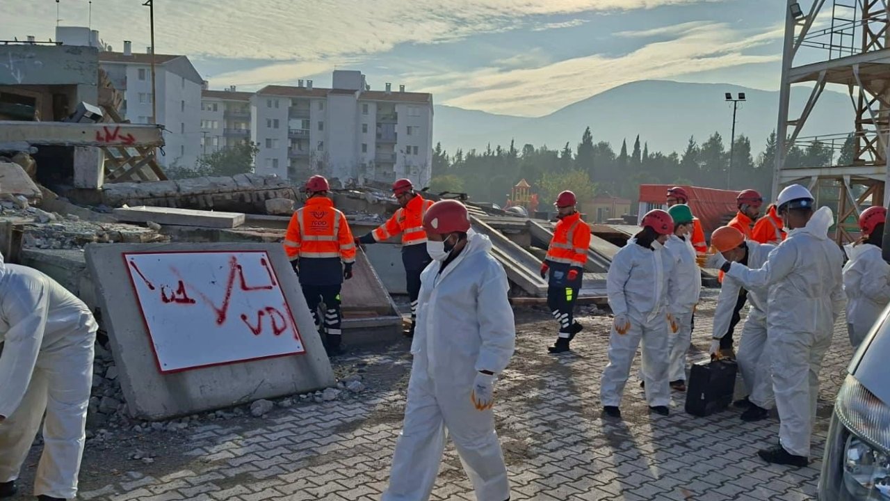 İzmir Karabağlar’da Arama Kurtarma ekibi kuruldu