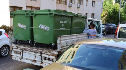 İzmir Karabağlar'da çöp konteynerleri yenileniyor