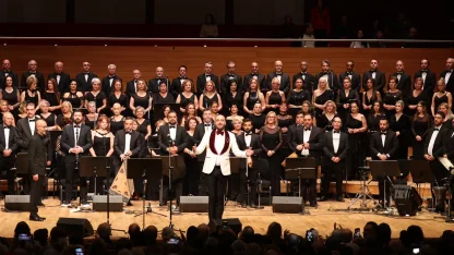 İzmir Korosu ‘Sonbahar Şarkıları’yla yüreklere dokundu