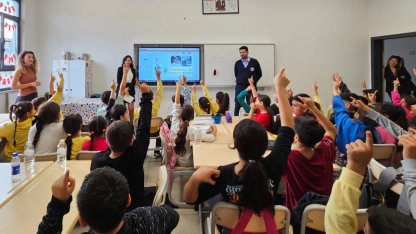 İzmir Metrosu’ndan öğrencilere metro ve tramvay eğitimi
