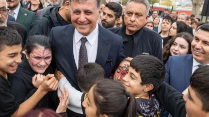 İzmir’de 'Ballıkuyu Parkı' açıldı