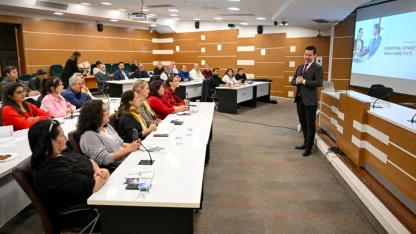 İzmir'de Bornova Muhtarlar Akademisi başladı