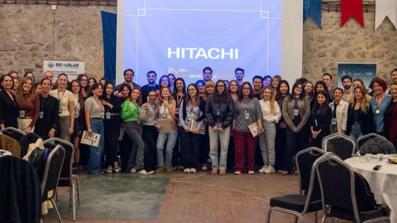 İzmir&#039;de genç tasarımcılar doğadan ilhamla tasarladı