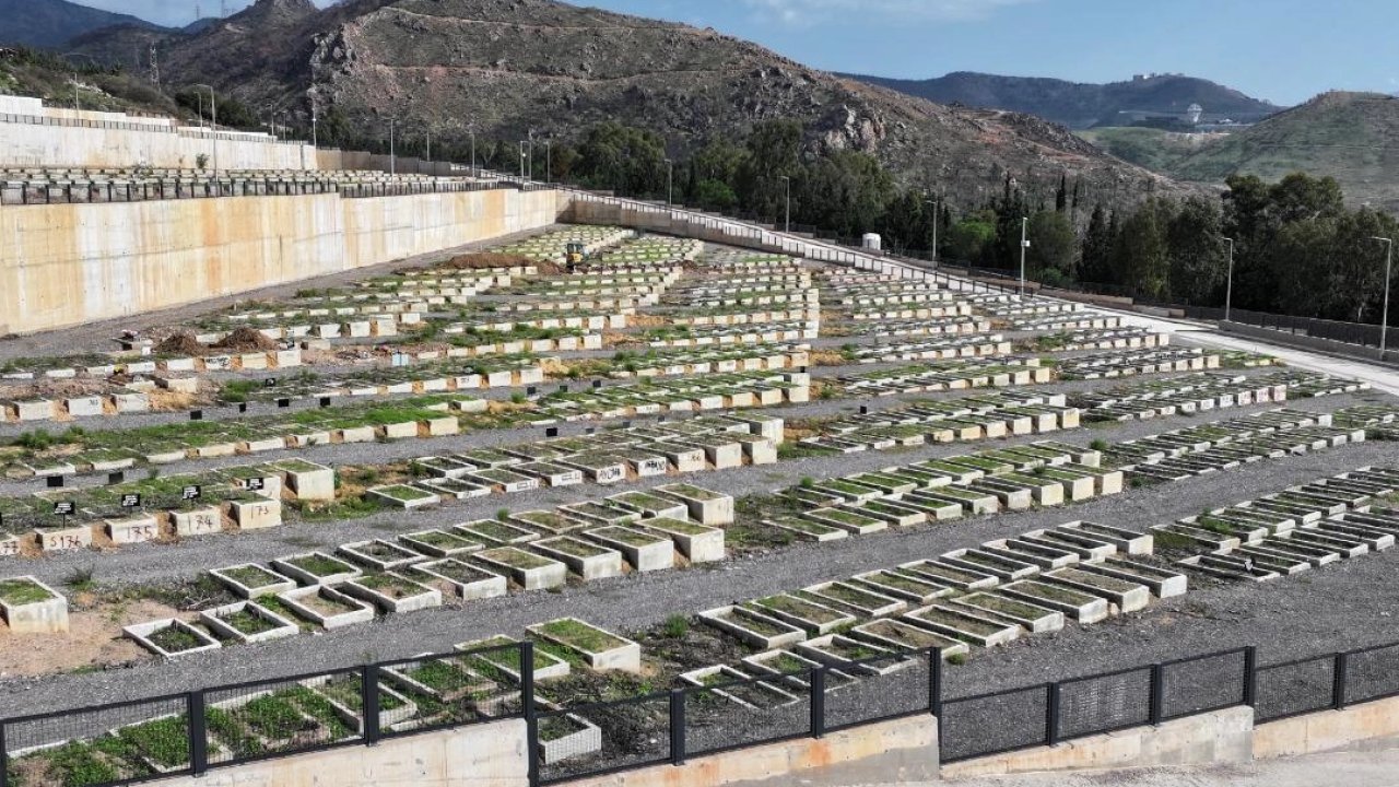 İzmir’e 2,5 milyon metrekare yeni mezarlık alanı