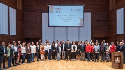 İzmir’in çok dilli ve çok kültürlü yapısında sertifika coşkusu