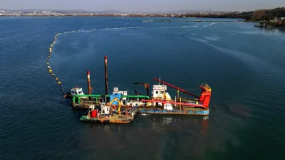 İzmit Körfezi temizlik projesi Türkiye'ye örnek oluyor... Körfez dip çamuru temizliği ile canlanıyor