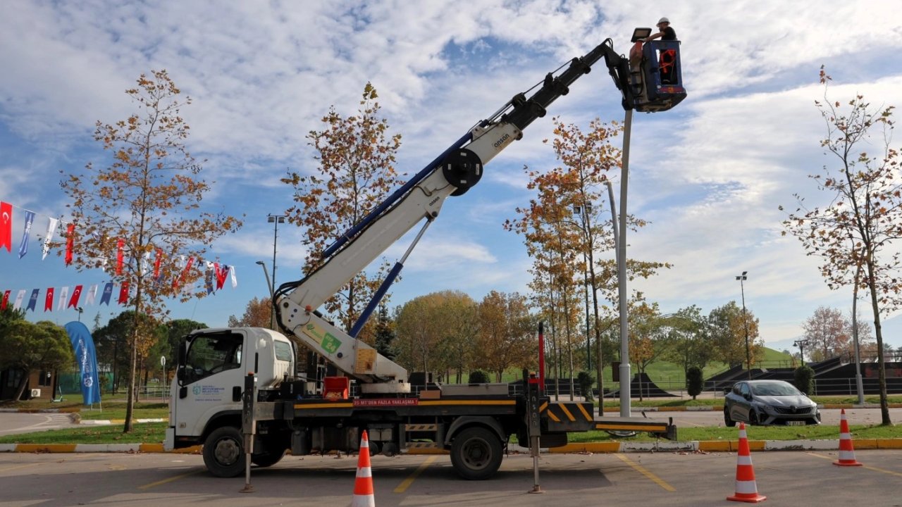 İzmit Sekapark’ta akıllı aydınlatma sistemi devrede