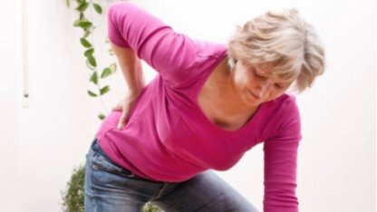 Kadınlarda yük taşımaya bağlı bel fıtığı riski artıyor