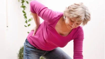 Kadınlarda yük taşımaya bağlı bel fıtığı riski artıyor