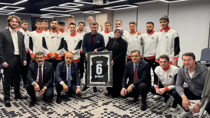 Kahramanmaraş milletvekillerinden İstiklalspor'a moral ziyareti