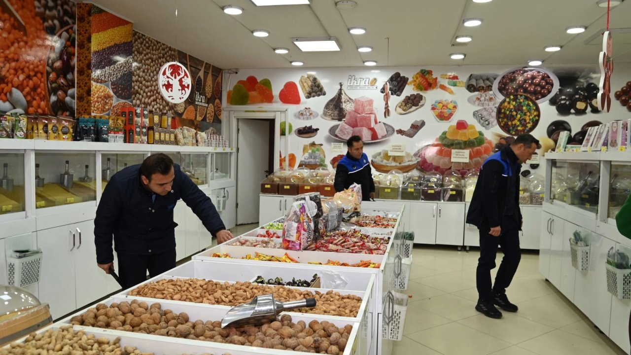 Karabağlar'da yılbaşı öncesi zabıta denetimi