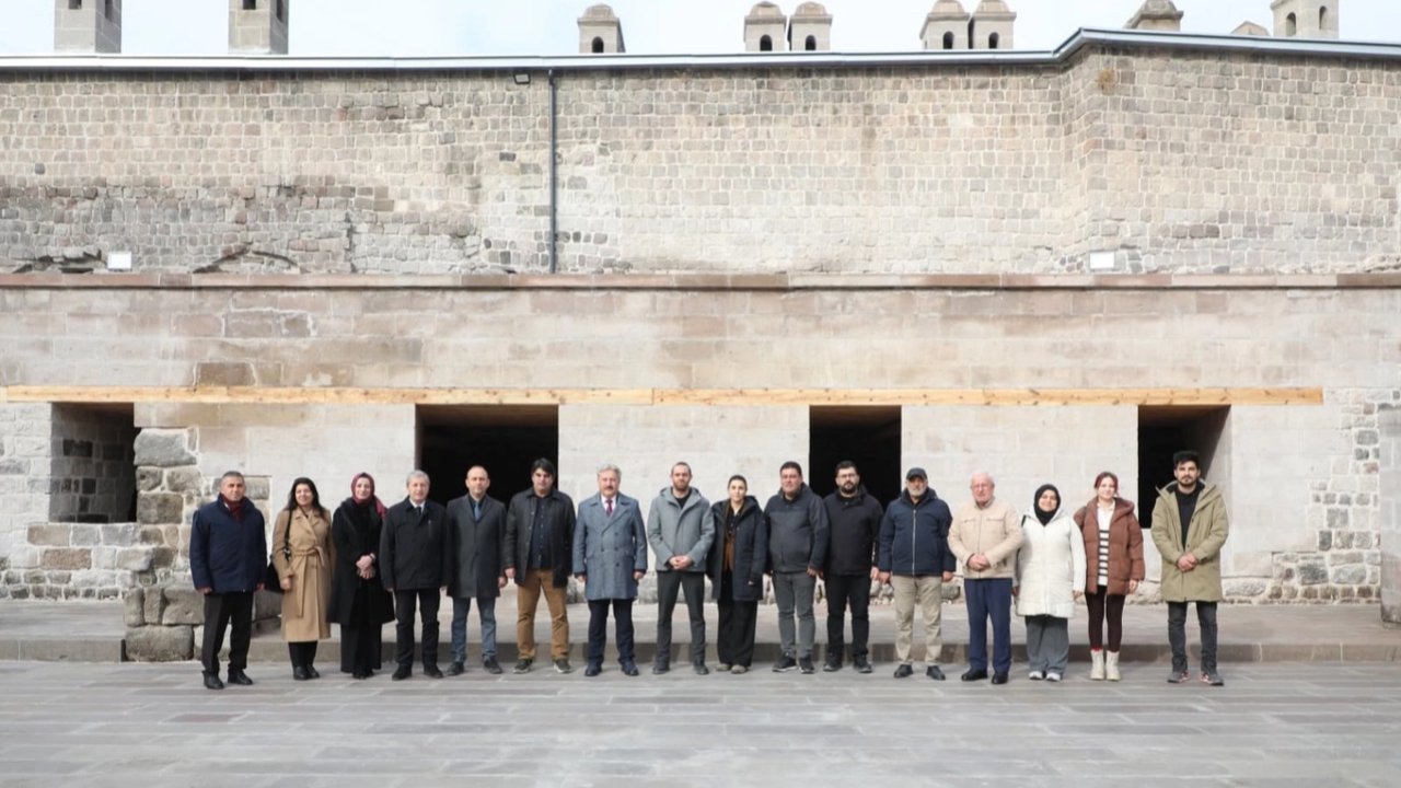 Kayseri Melikgazi&#039;de Gön Han küllerinden doğdu