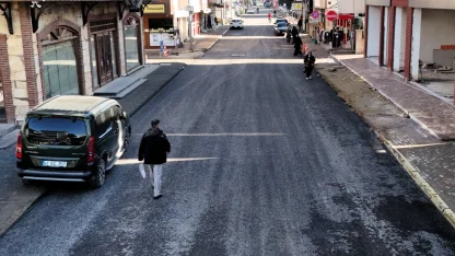 Kocaeli Büyükşehir’den Kartepe’de yol yenileme çalışması